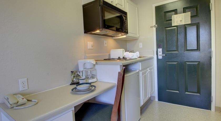 Intown Suites Extended Stay Greensboro Nc - Lanada Quarto foto